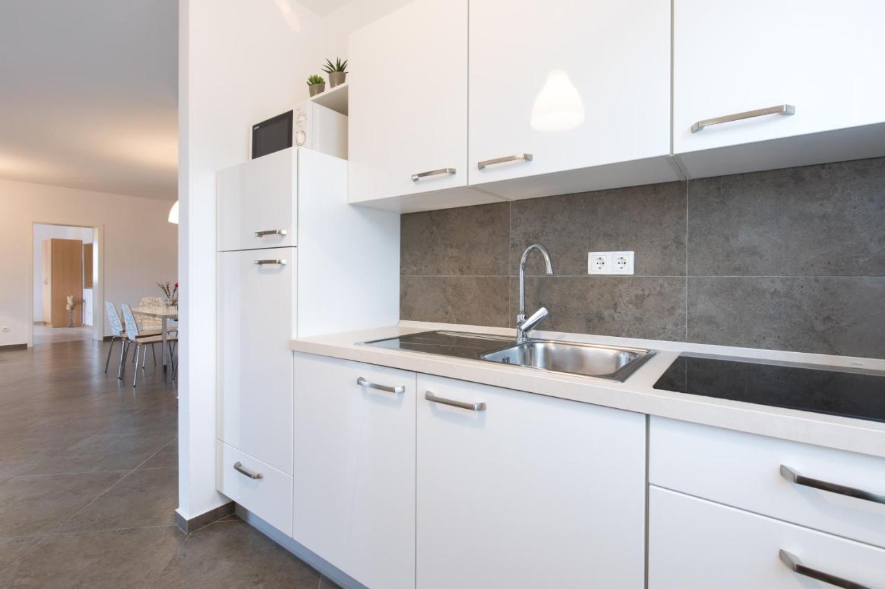 Apartmani Laura Krk Крк Экстерьер фото