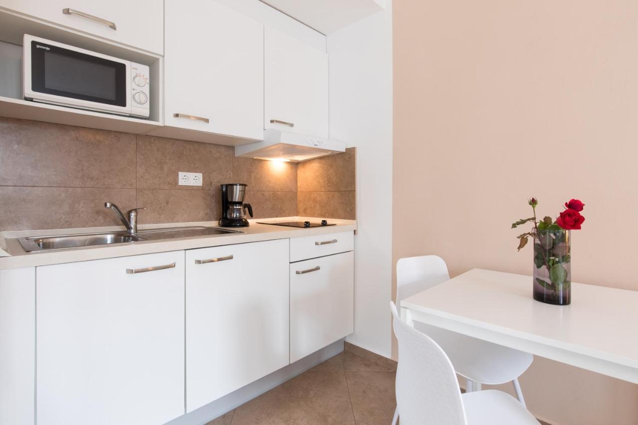 Apartmani Laura Krk Крк Экстерьер фото