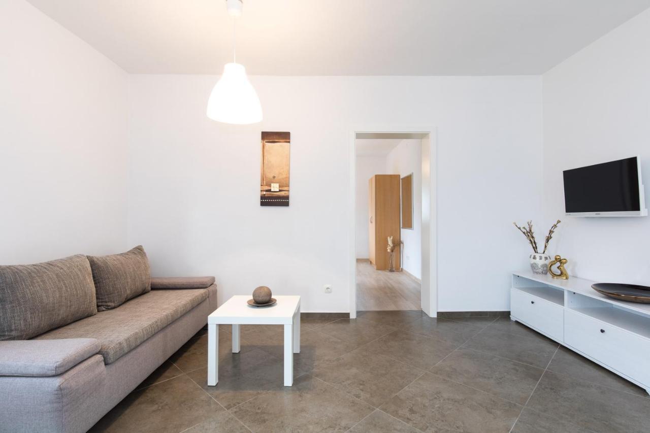 Apartmani Laura Krk Крк Экстерьер фото