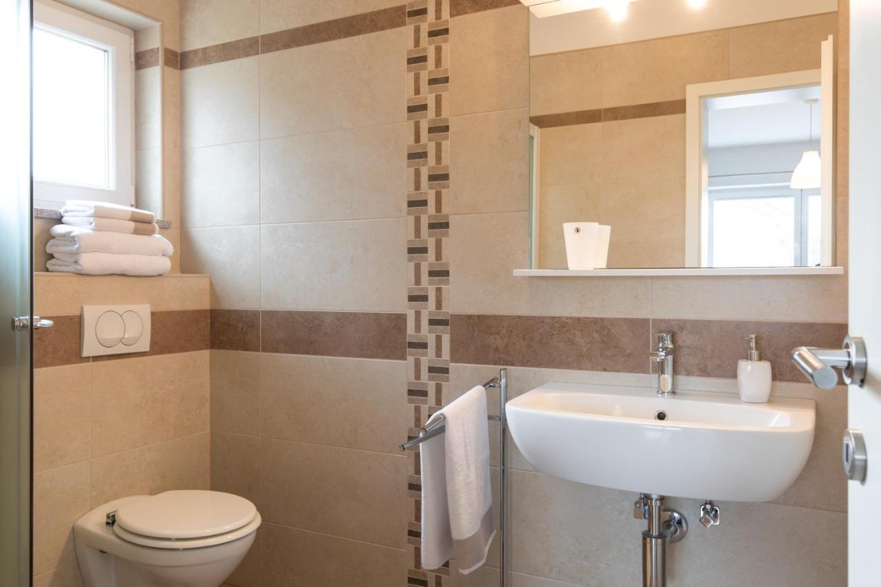 Apartmani Laura Krk Крк Экстерьер фото